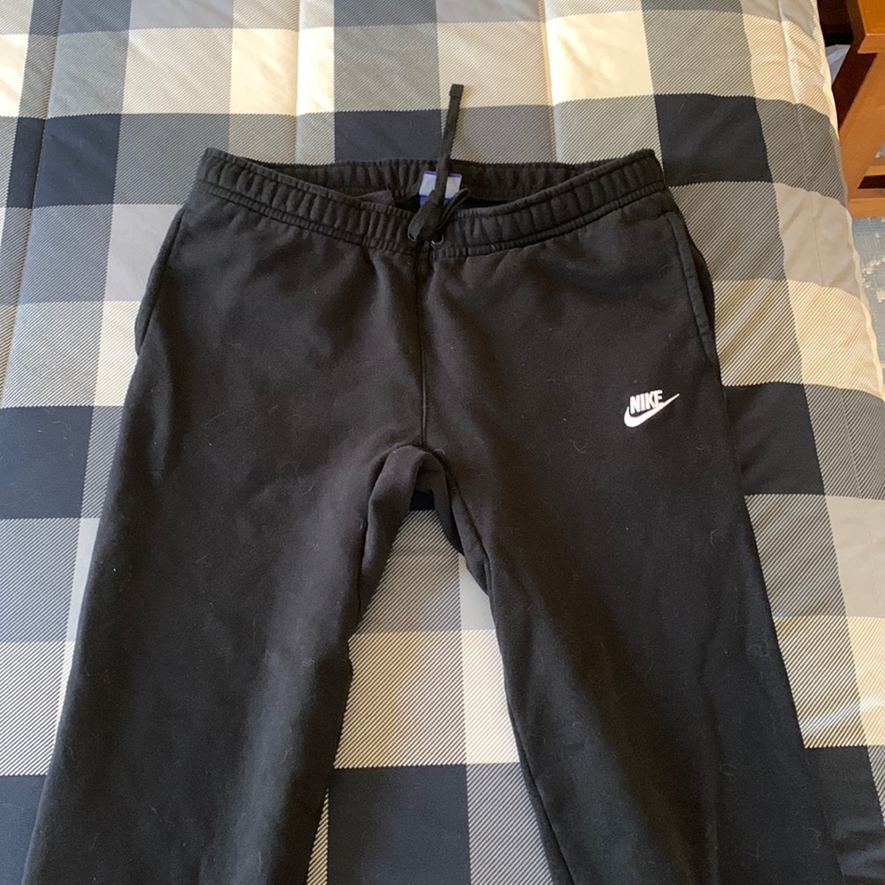 Nike Men’s black sweatpants large